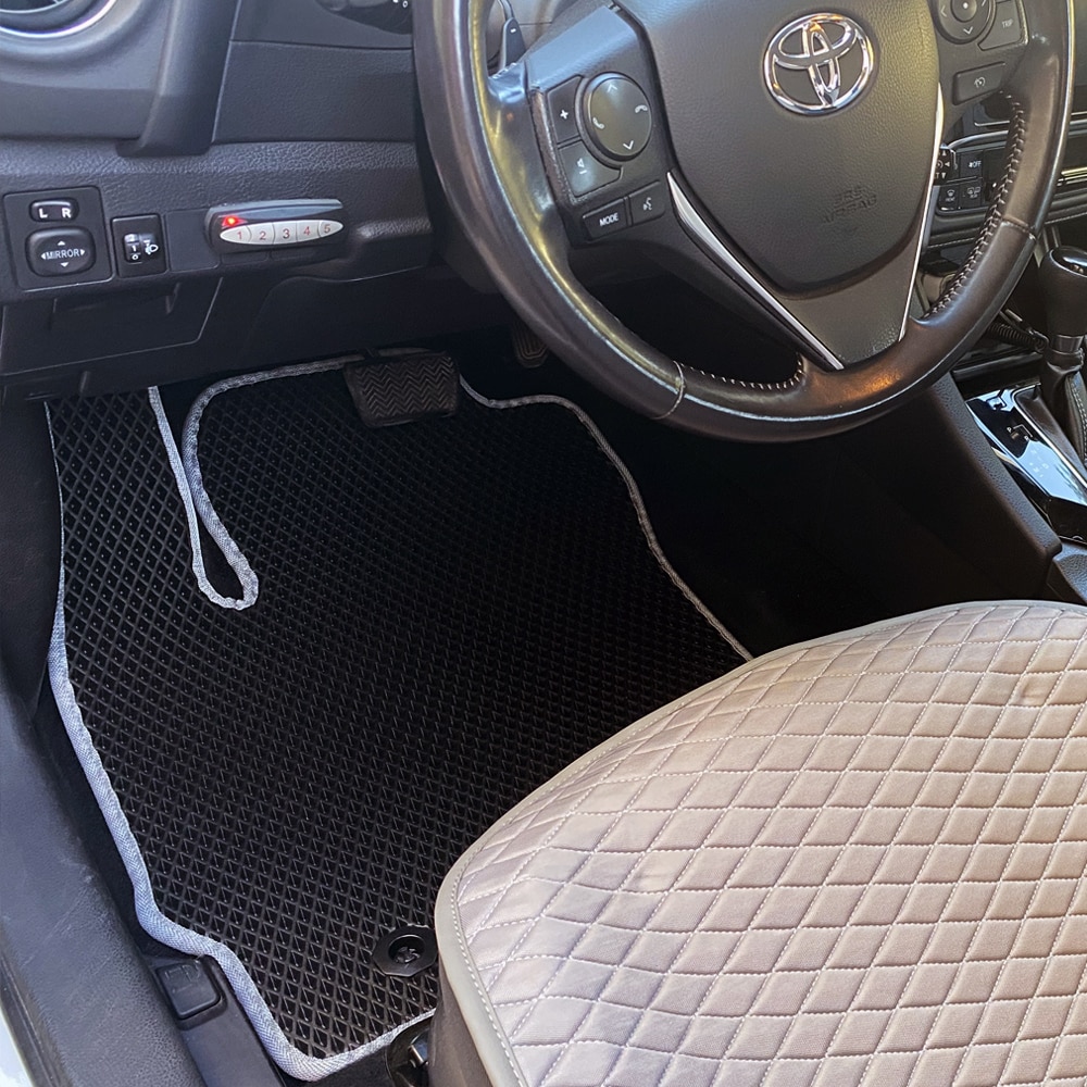 שטיחים לרכב טויוטה אוריס שנים 2019-2013 צורת הרכב האצ'בק