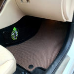 שטיח לרכב MERCEDES C שנים 2021-2014 בצבע חום
