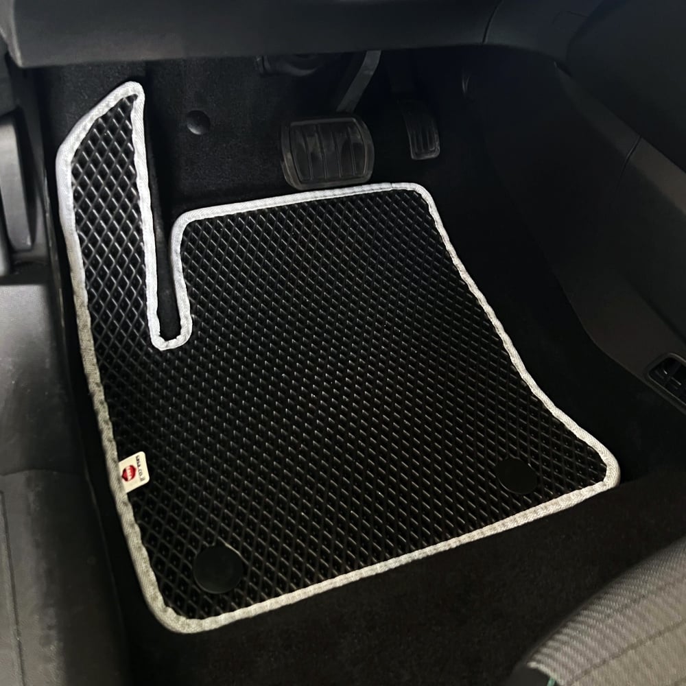 שטיחי רכב פרמיום לרכב פיג'ו e-208