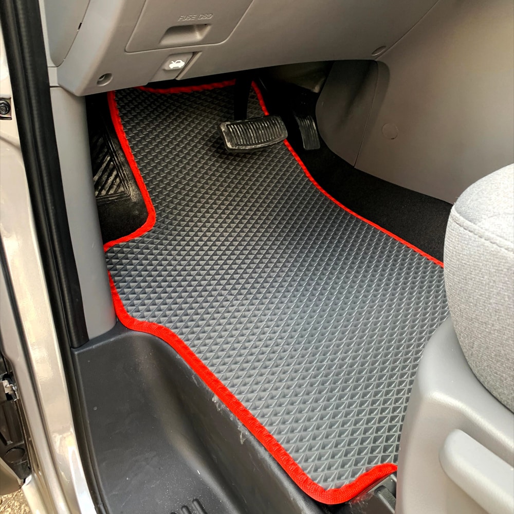 שטיחי רכב יונדאי H1 | שטיחי רכב יונדאי I800 | עיצוב אישי לכל לקוח