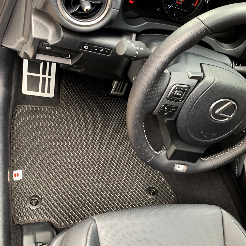 שטיחים לרכב LEXUS IS שנים 2021-2013 בהתאמה לדגם הרכב