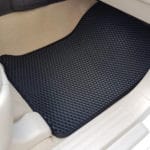 שטיח קידמי לרכב טויוטה לנד קרוזר 3 דלתות שנים 2017-2009 בהתאמה לדגם הרכב