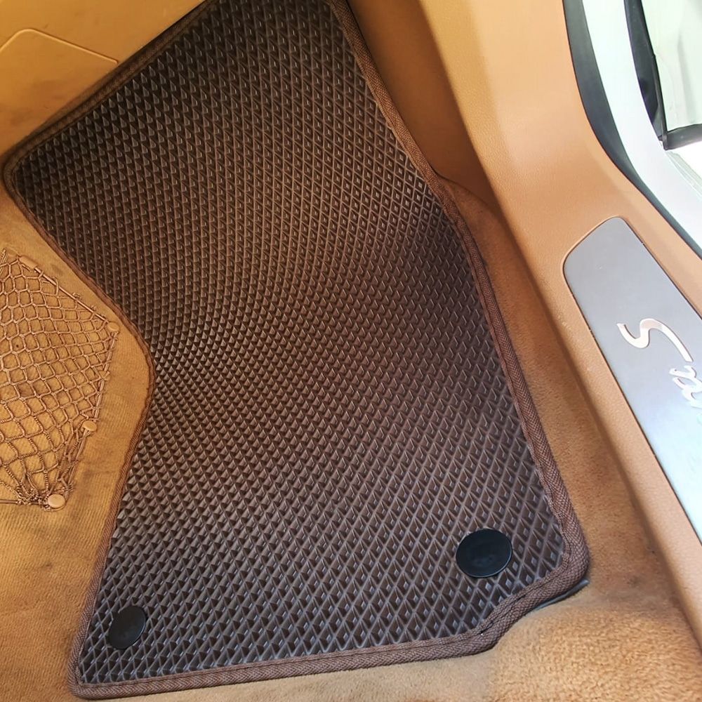 שטיח קידמי בצבע חום לרכב PANAMERA