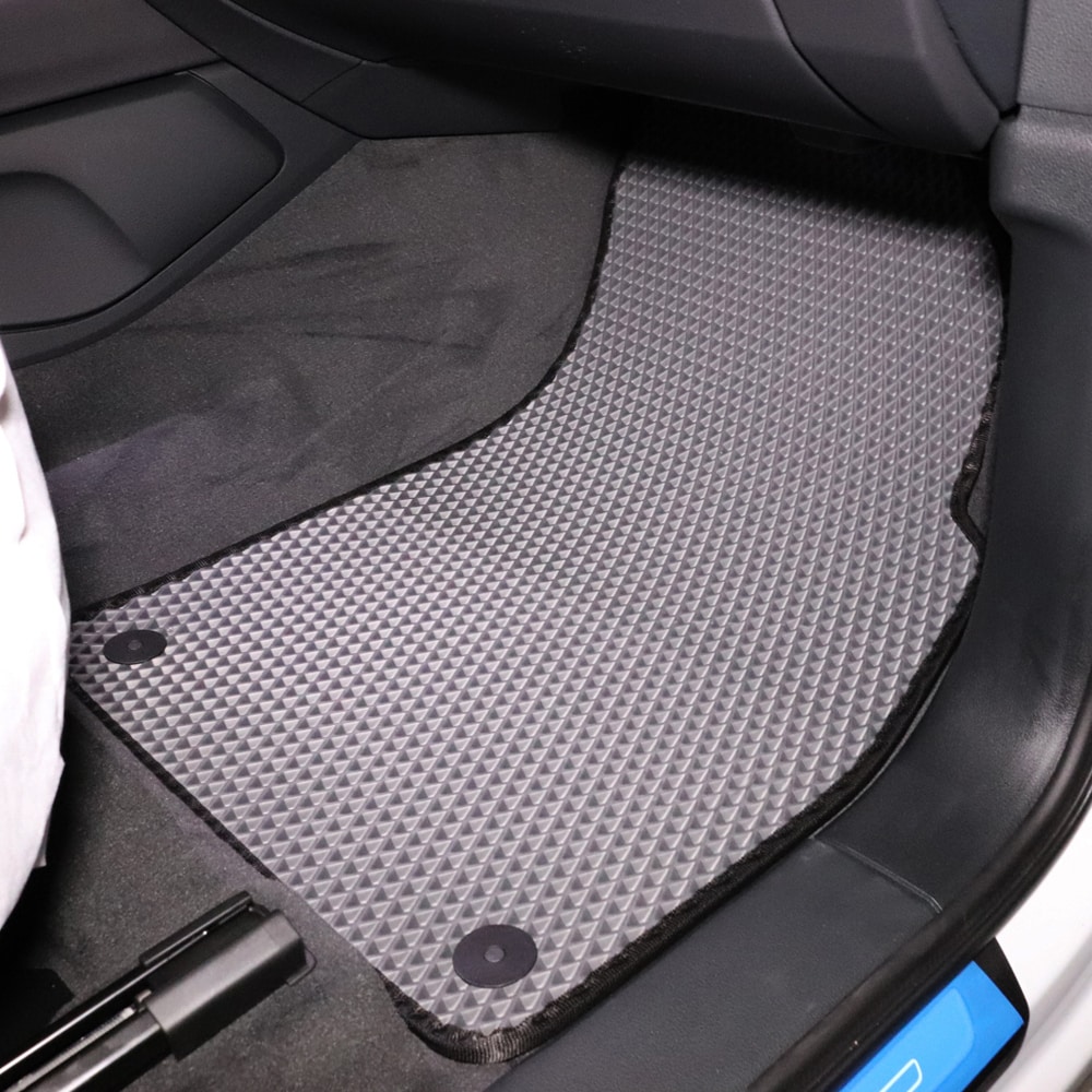 שטיחי רכב אאודי Q7 בהתאמה לדגם הרכב