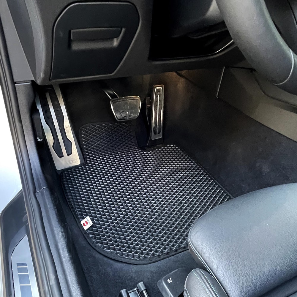שטיחים לרכב ב.מ.וו Z4 בהתאמה לדגם הרכב