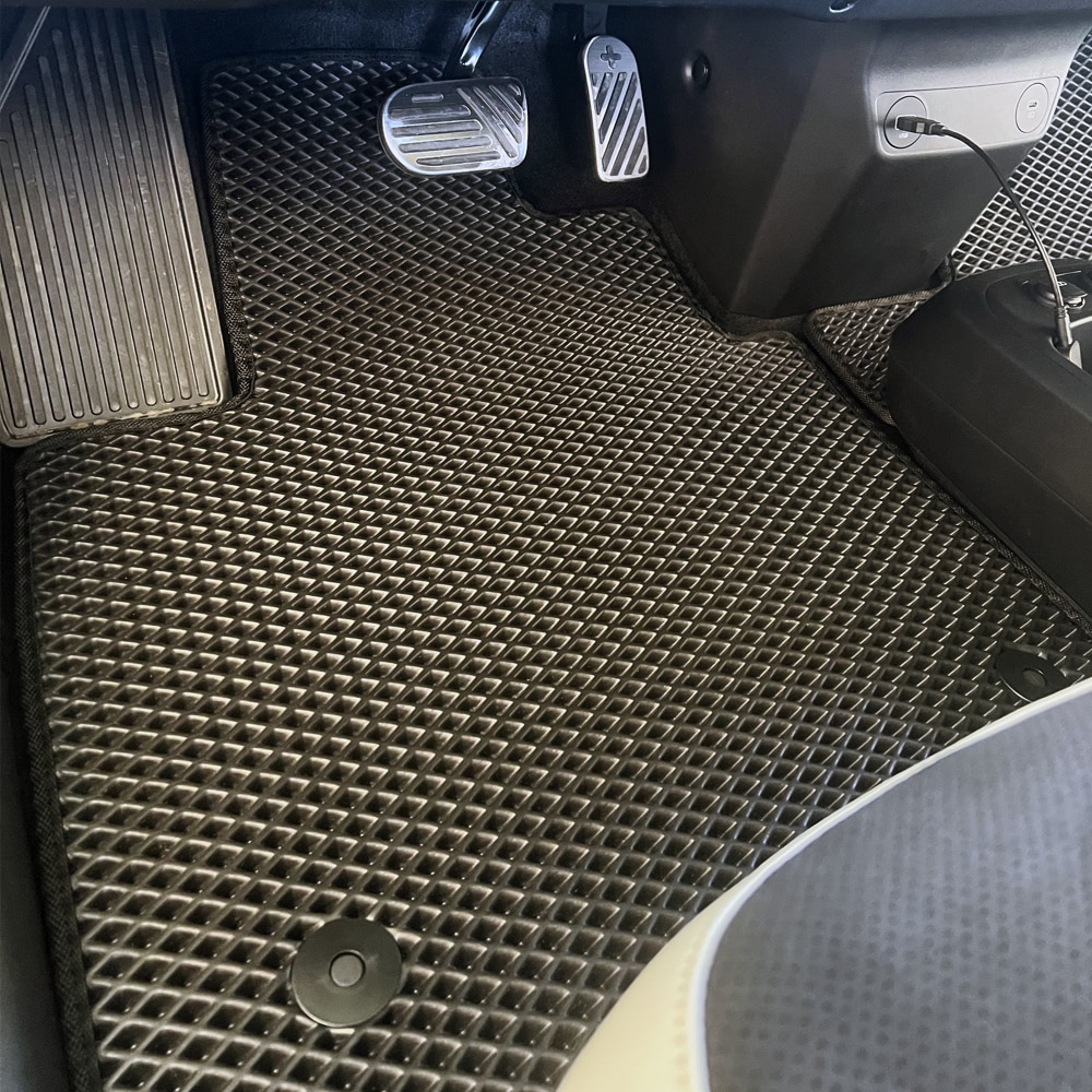 שטיח קידמי לרכב KIA EV6 בהתאמה אישית