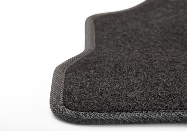 שטיח רכב עשוי מחומר לבד מקרוב
