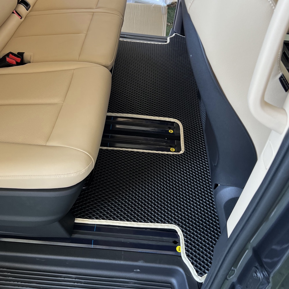 שטיח לשורה שלישית של רכב HYUNDAI STARIA 9 מקומות ישיבה