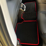 שטיחונים לרכב XPENG P7 בהתאמה אישית צבע מסגרת צבע אדום