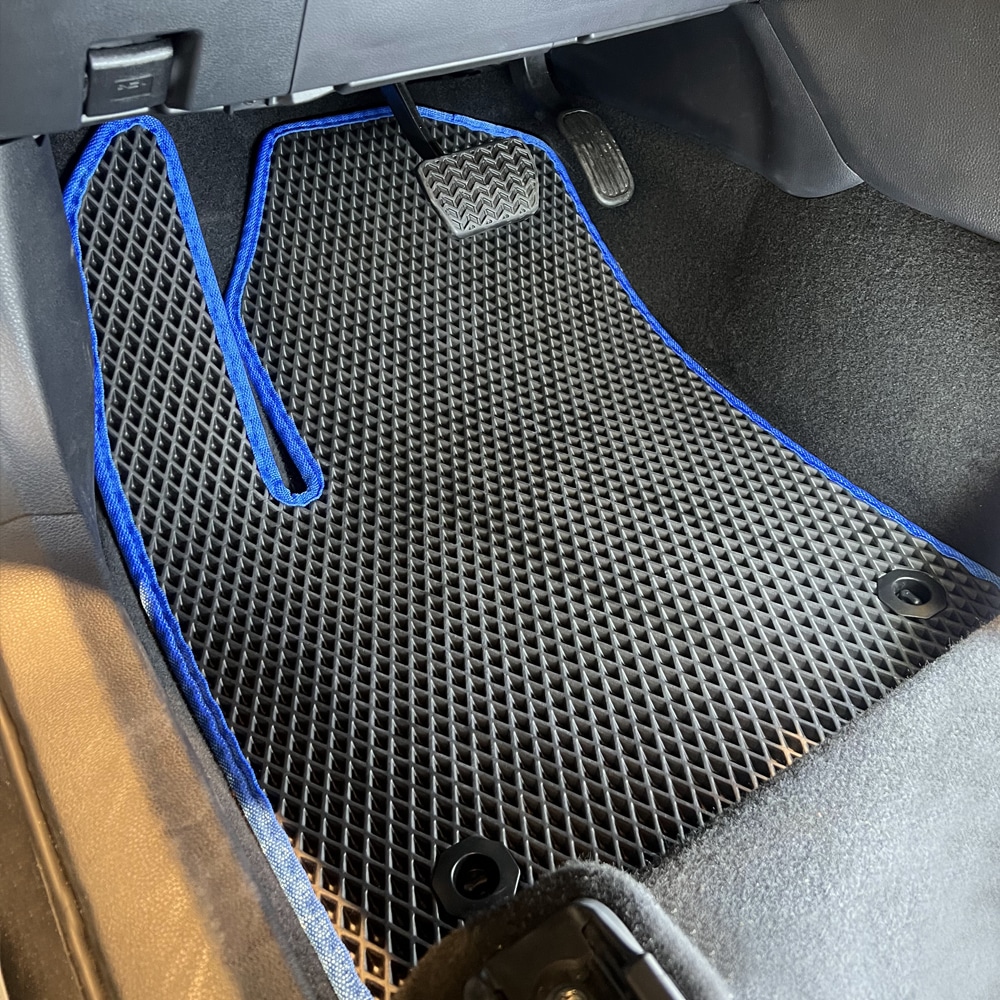 שטיחים לרכב TOYOTA C-HR בהתאמה אישית